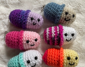 Happy pill , crochet pill, pill keychain, pastilla tejida, pastilla feliz, chill pill, stress pill, stocking stuffers
