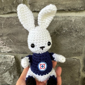 Padrão de crochê Conejo del Cruz Azul PDF SOMENTE, padrão PDF do mascote Cruz Azul, Patron para tejer al conejo de la suerte, padrão de mascote de futebol