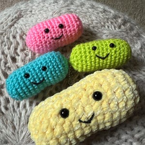 Crochet jellybean pattern, crochet pattern PDF, jelly bean keychain pattern, jellybean stress ball pattern, beginner pattern, no sew pattern