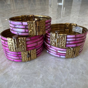 Vintage Brass Hinged Bangle – Pink Shell Bracelet, 1970s India
