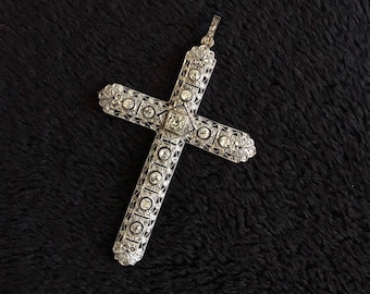 Edwardian Diamond Cross Pendant – Antique Platinum Filigree Necklace