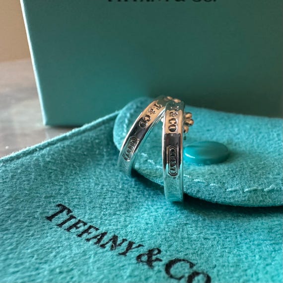 TIFFANY 1837 Sterling Silver Hoop Earrings With Original Box  display picture 2