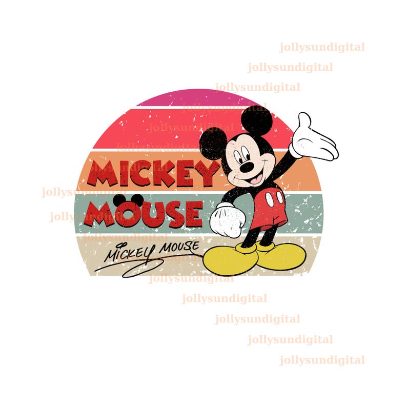 Puede incluir: Gr&aacute;fico de estilo vintage con Mickey Mouse frente a un atardecer a rayas. Mickey est&aacute; representado con su atuendo cl&aacute;sico, saludando. Las palabras "Mickey Mouse" est&aacute;n en negrita, con un efecto desgastado.