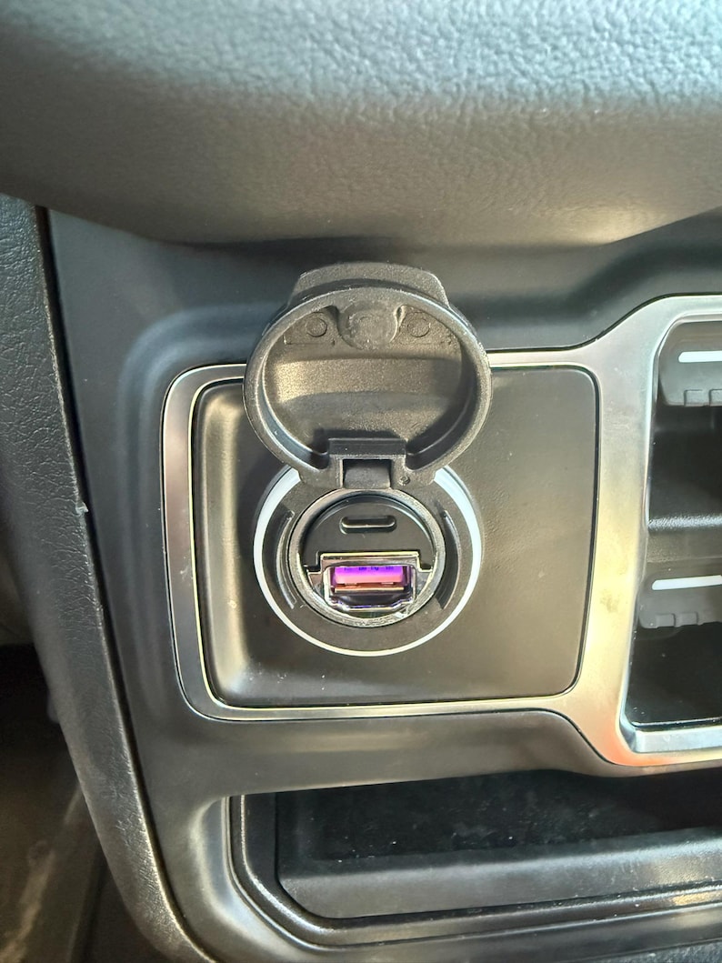 2024+ Jeep Wrangler Gladiator Phone Mount | MagSafe Charging | Dash Friction-Fit Holder | No-Tools Install | TrailMounts imagen 12