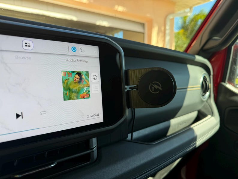 2024+ Jeep Wrangler Gladiator Phone Mount | MagSafe Charging | Dash Friction-Fit Holder | No-Tools Install | TrailMounts imagen 13