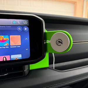 2024+ Jeep Wrangler Gladiator Phone Mount | MagSafe Charging | Dash Friction-Fit Holder | No-Tools Install | TrailMounts imagen 16