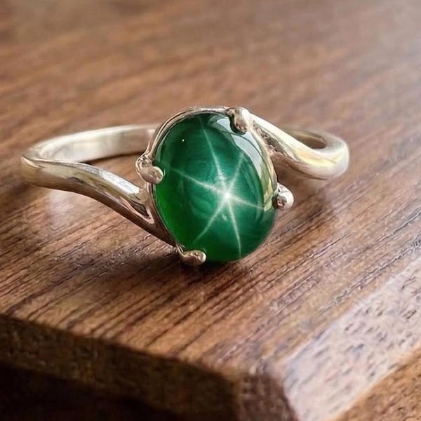 Vintage Green  Star Sapphire Ring, Minimalist Sterling Silver Ring