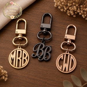 Llavero metálico con logo personalizado para bolso - Llavero con iniciales personalizadas - Llavero de acero inoxidable para mujer - Accesorio minimalista para bolso - Regalo para ella