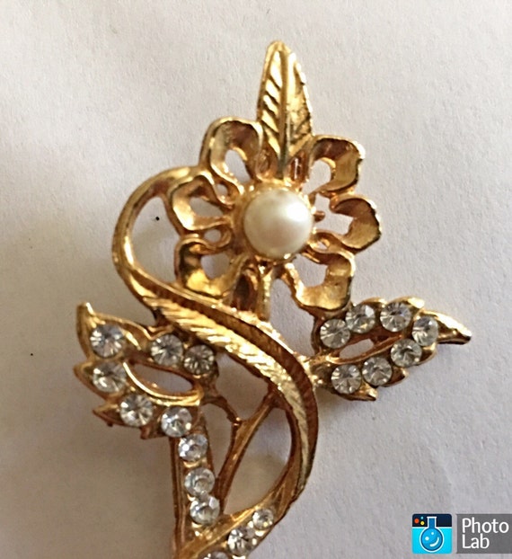 Vintage pearl and rhinestone flower brooch pin 19… - image 3