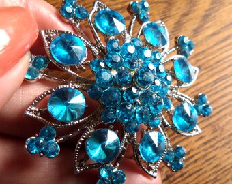 Vintage turquoise-blue rhinestones 1950s brooch pin silver toned vintage jewelry
