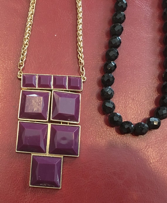 Lot of 8 Vintage Necklaces Amethyst , Green , Bla… - image 3