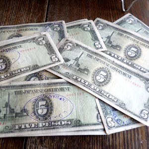 Lot of 50 Japanese Government-Issued Philippine Occupation Fiat Bank Notes 5 Pesos