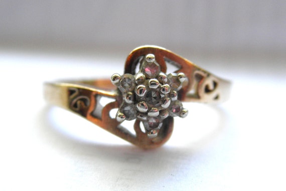 Vintage 10k Gold Diamond Flower Ring - Unique Eng… - image 2