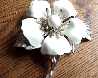 Summer Magic Vintage Sara Coventry flower Leaf Enamel brooch pin vintage jewelry