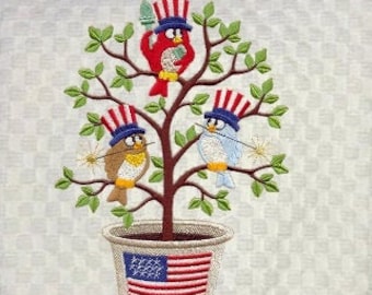 Machine Embroidery Patriotic "Tweets" - USA" Waffle Weave/Hand Towel/July Birthday Gift/Celebrate July 4th