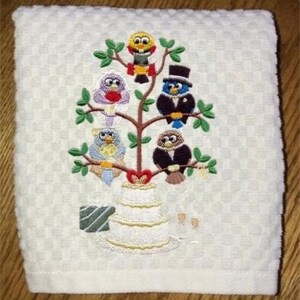 Machine Embroidered &quot;Wedding Day Tweet&quot; White or Cream Waffle Weave/White Hand Towel/Wedding or Bridal shower Gift