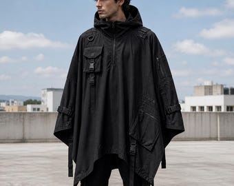Cyberpunk zwarte tactische poncho met capuchon, handgemaakte techwear-mantel, gothic streetwear-cape, futuristische utility-hoodie, urban outfitjasje