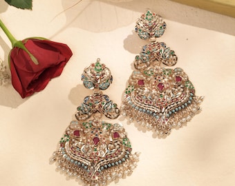 Pendientes de perla con araña de esmeralda, rubí y polki rellenos de oro Chandbali / Joyería india Sabyasachi pakistaní