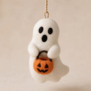 Halloween nålfiltsprydnad, handgjord ullspöke, fladdermuspumpadekor, söt läskig hängande dekoration, Halloween-trädprydnadspresent