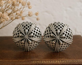 Vintage zilverkleurige basketweave Starburst clip-on oorbellen halverwege de eeuw moderne statement sieraden