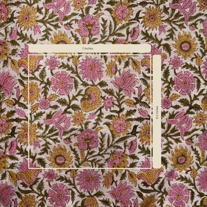 Kaavi linnen stof met bloemenprint en blokmotief, roze mosterdkleurige jaal-motief, meubelstof, kussens, gordijnen, woondecoratie afbeelding 5