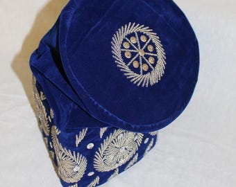 Geborduurde fluwelen Fila-pet, Yoruba-bruidegomhoed