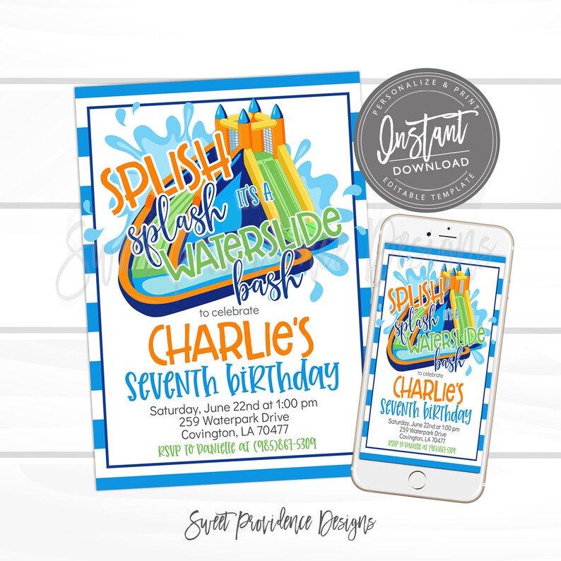 Może przedstawiać: Zaproszenie w niebiesko-białe paski z rysunkiem zjeżdżalni wodnej i tekstem "Splish Splash It's a Waterslide Bash to celebrate Charlie's Seventh Birthday" ze szczeg&oacute;łami dotyczącymi imprezy.