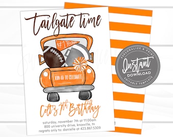 Könnte beinhalten: Orange-weiß gestreifter Hintergrund mit einer weißen Karte, die eine Aquarell-Illustration eines orangefarbenen Vintage-Lastwagens mit einem Fußball, einem Helm und Cheerleader-Pompons zeigt. Der Text auf der Karte lautet "Tailgate Time", "#1 Team", "Join Us To Celebrate", "Cott's 7th Birthday", "Saturday, November 7th at 11:00am", "800 University Drive, Knoxville, TN", "Regrets Only To: Danielle at 423.867.5309", und "Sweet Providence Designs".