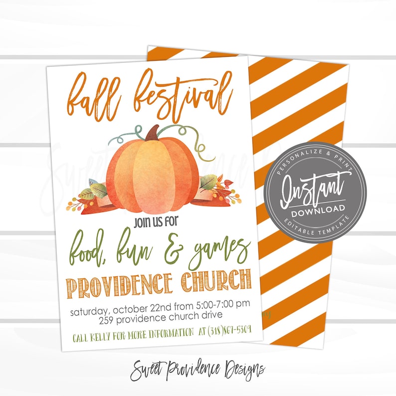 Op de afbeelding: Een herfstfestival uitnodiging met een pompoen illustratie. De uitnodiging bevat de tekst "Fall Festival", "Food, Fun & Games" en "Providence Church". Het ontwerp heeft oranje en witte strepen en een "Personalize & Print" zegel.