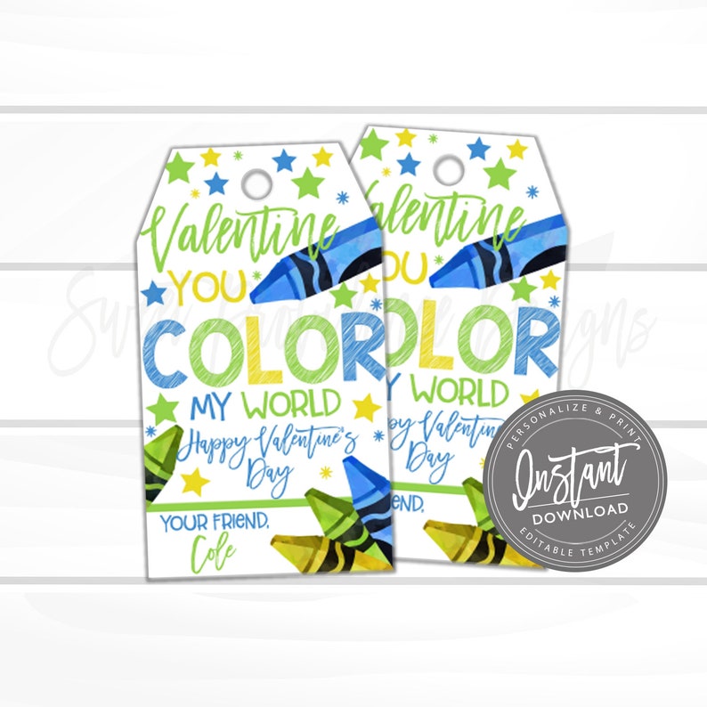 Op de afbeelding: Twee printbare Valentijnsdag-cadeautje-etiketten met een kleurpotloodontwerp. De tekst op de etiketten luidt "Jij kleurt mijn wereld. Fijne Valentijnsdag. Jouw vriend, [Naam]"
