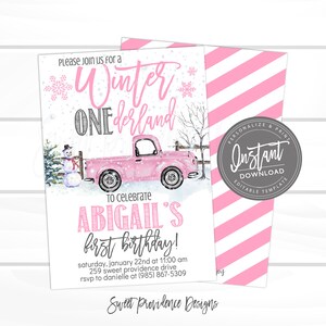 Peut inclure: Invitation rose et blanche pour un premier anniversaire. Elle pr&eacute;sente un camion rose, un bonhomme de neige et les mots "Winter ONE derland" et "Abigail's first birthday!" Le verso est &agrave; rayures diagonales roses et blanches.