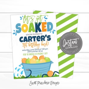 Peut inclure: Une invitation bleue et verte pour une f&ecirc;te d'anniversaire sur le th&egrave;me du combat de ballons d'eau. L'invitation dit "Let's get soaked! You're invited to Carter's 5th birthday bash!" avec une illustration de dessin anim&eacute; d'un seau plein de ballons d'eau.