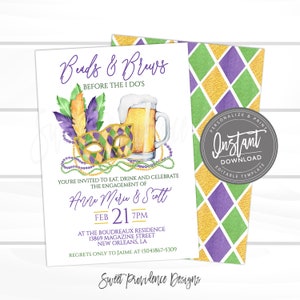 K&ouml;nnte beinhalten: Verlobungseinladungskarte mit dem Text "Beads & Brews" und "Before the I Do's". Das Design zeigt einen Bierkrug, eine Mardi Gras-Maske und Perlen. Die Einladung gilt f&uuml;r die Verlobung von Ann Marie & Scott am 21. Februar, 19 Uhr.