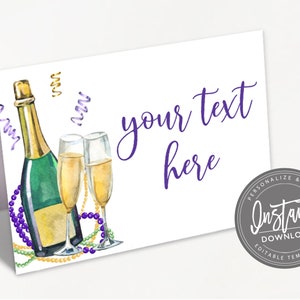 Puede incluir: Una plantilla de tarjeta de lugar imprimible con una ilustraci&oacute;n de acuarela de una botella de champ&aacute;n y dos copas con cuentas moradas y doradas. El texto "your text here" est&aacute; escrito en cursiva morada.