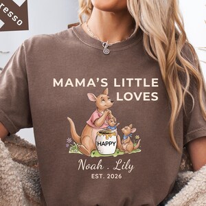 Custom Mama's Little Love Kangaroo Shirt, Comfort Colors Mama Tee, Personalized Gift for Mom, Cute Kangaroo Design, Mother’s Day Shirt imagen 2