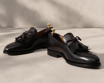 Mocasines de hombre de piel negra con borlas / Zapatos de vestir de piel de vacuno de grano completo hechos a mano
