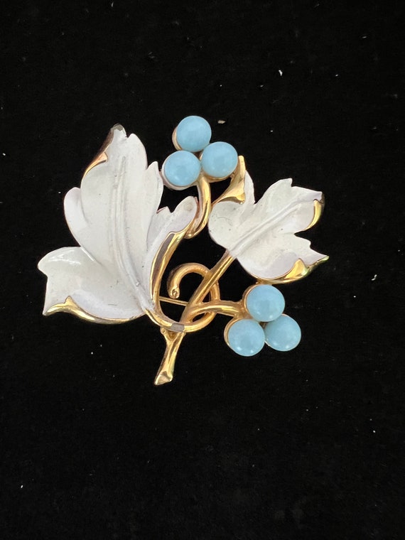 Sarah Coventry  1967 "Placid Beauty" enameled leaf