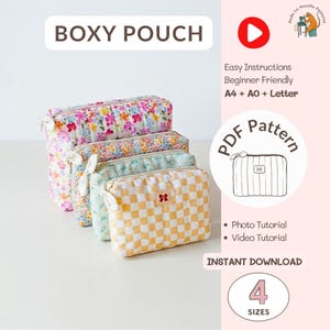 Puede incluir: Cuatro neceseres cuadrados con estampados florales y a cuadros. Los neceseres son en tonos rosa, azul y amarillo. El texto "BOXY POUCH" está en la parte superior. La imagen también incluye el texto "Easy Instructions Beginner Friendly A4 + AO + Letter" e "INSTANT DOWNLOAD".