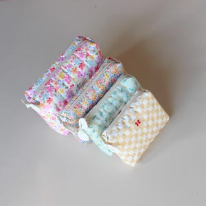 Sewing pattern for cosmetic bag with professional quilted look