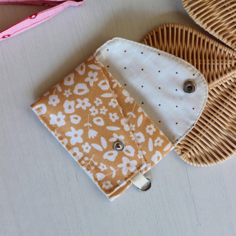 Compact coin purse and card holder combo pattern PDF download.