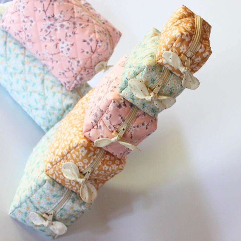 Beginner friendly quilted makeup bag sewing pattern