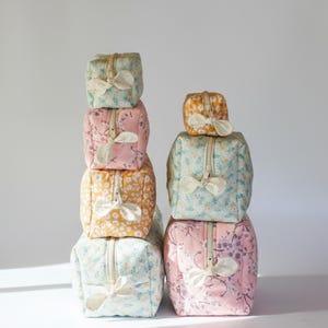 Floral quilted zipper pouch sewing pattern for advanced beginners
