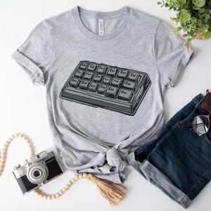Tech Lover ESC Key T-Shirt Minimalist Keyboard Unisex Graphic Shirt Geeky Software Gift