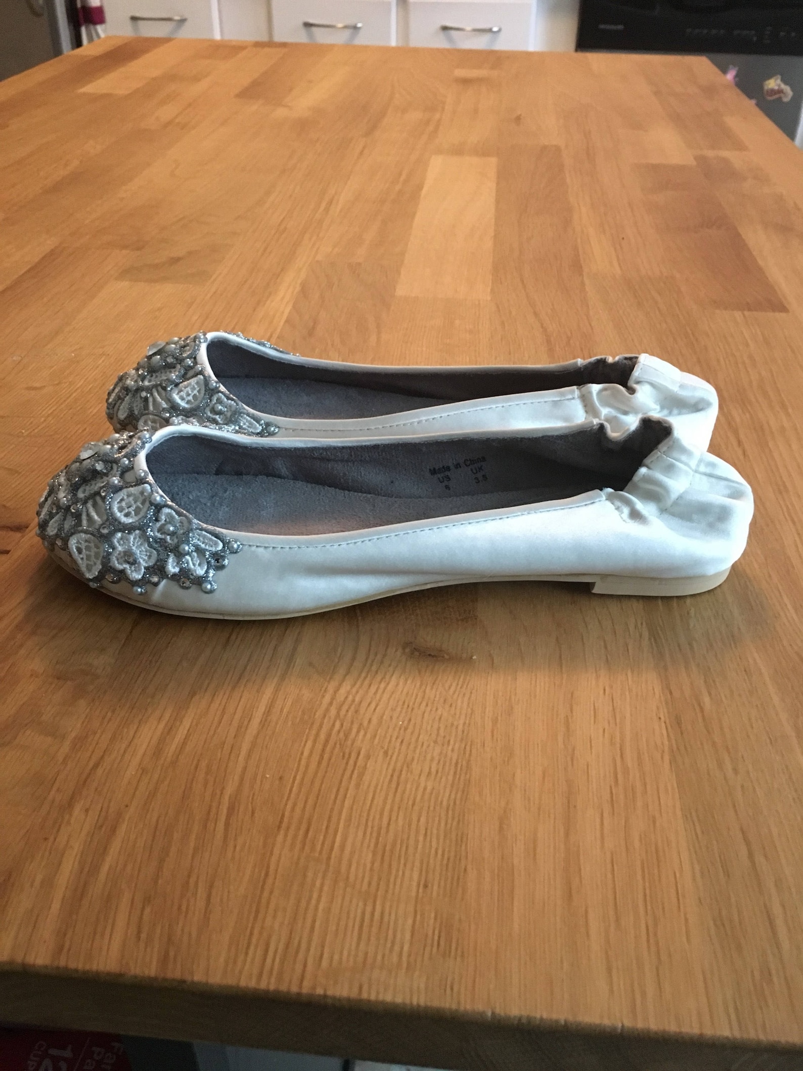sale - size 6 ivory spring garden bridal scrunchy back ballet flats