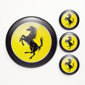 Set med 4 Ferrari-dekaler, navkåpor, anpassningsbara fälgnavlogotyper, självhäftande vinylemblem