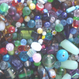 200 Mixed Assorted Bulk Glass Beads image 1