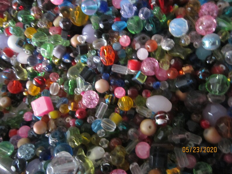 200 Mixed Assorted Bulk Glass Beads image 2