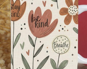 Envoltura de taza con afirmaciones florales bohemias PNG, diseño de taza con cita positiva "Crecer con suavidad", envoltura de taza de café inspiradora "Mente tranquila"
