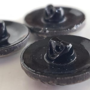 thumbnail image 2 of 8 Retro Glossy Black Plastic Shank Buttons – Almost 7/8" (21.5mm) – Pack Of 8 2 of 5