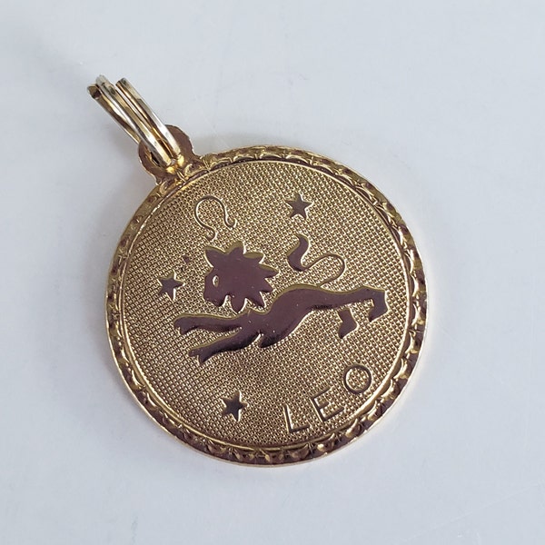 1 Vintage Leo Zodiac Gold Tone Charm 3/4" Dead Stock Pendant Horoscope Astrology